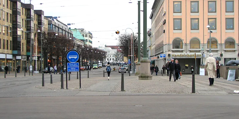 Trafikskyltar vid Brunnsparken i Göteborg